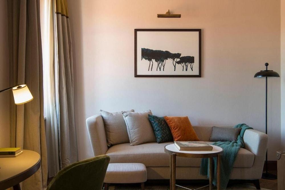 Terme Di Saturnia Natural Spa & Golf Resort - The Leading Hotels Of The World Esterno foto A living room in a hotel